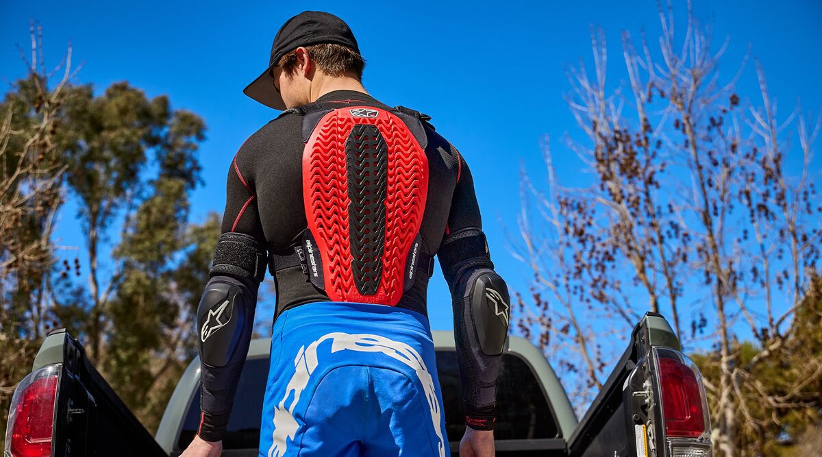 Medium MTB 25 A5 Plasma Chest Protector1800x1000 3