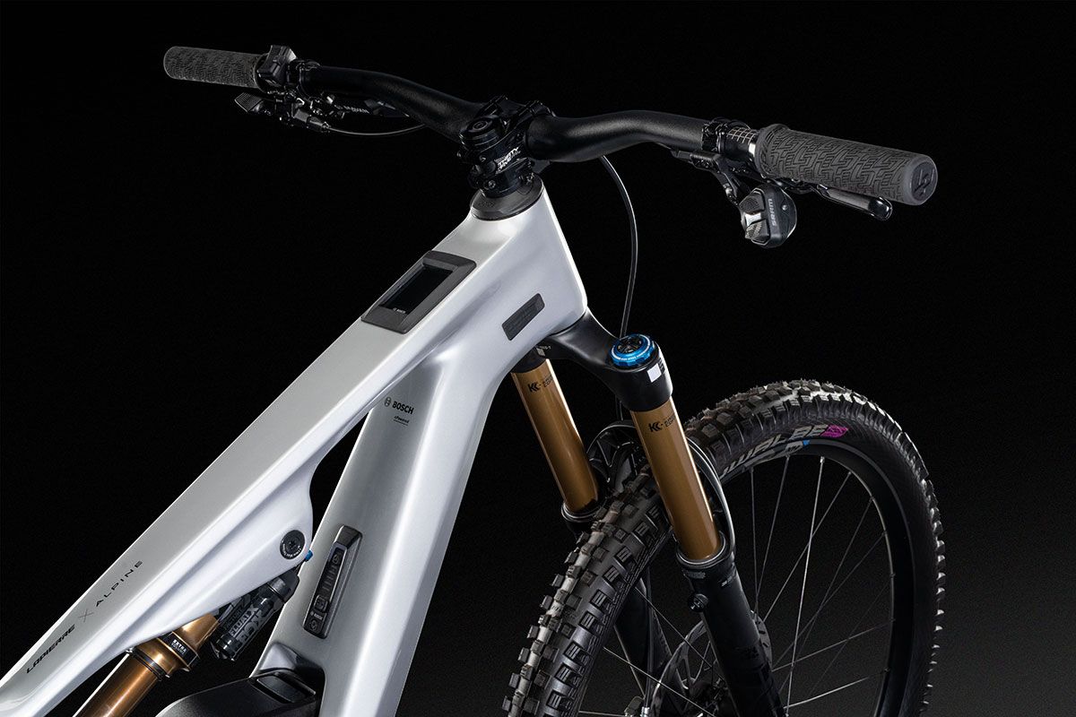 Overvolt GLP III SE   Argent Mercure   Lapierre x Alpine MY25   LGCTA400   Studio (3)