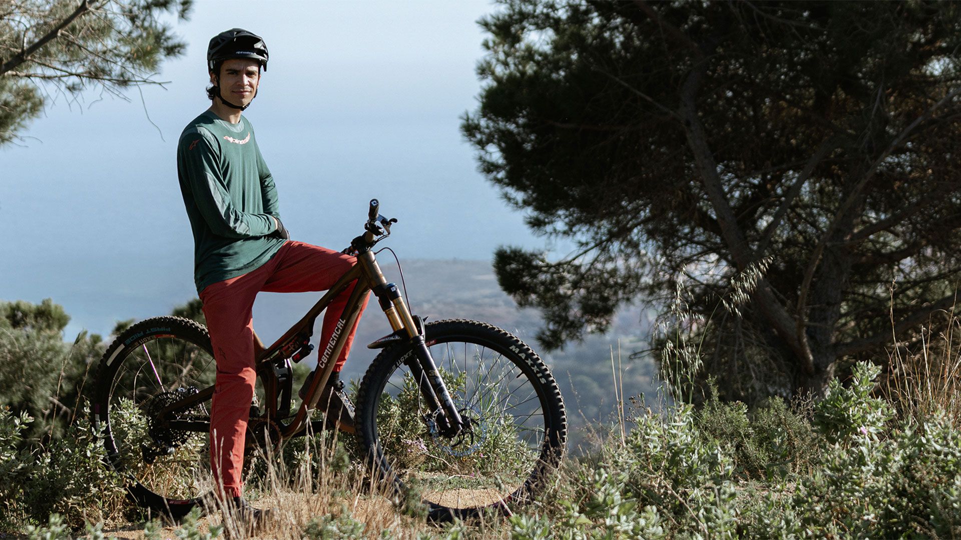 Alpinestars presenta su colección primavera verano 2025