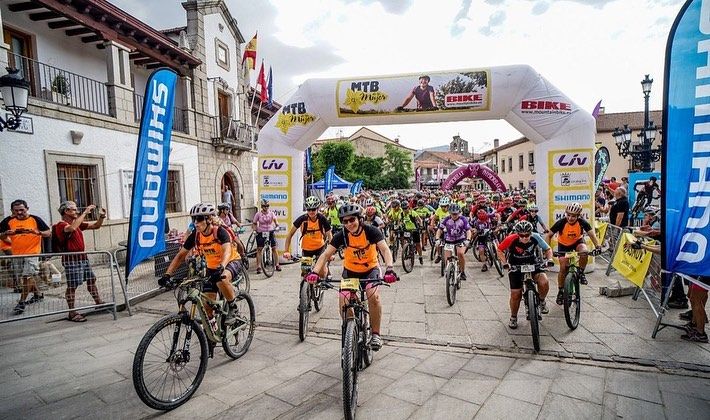 Liv Cycling con el MTB de la Mujer accion