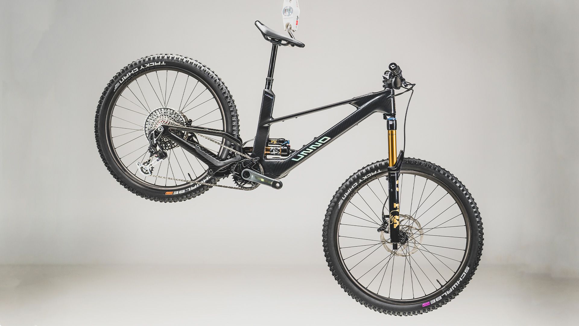 UNNO Mith Factory Feather Edition, solo 19,18 kg y limitada a 10 unidades