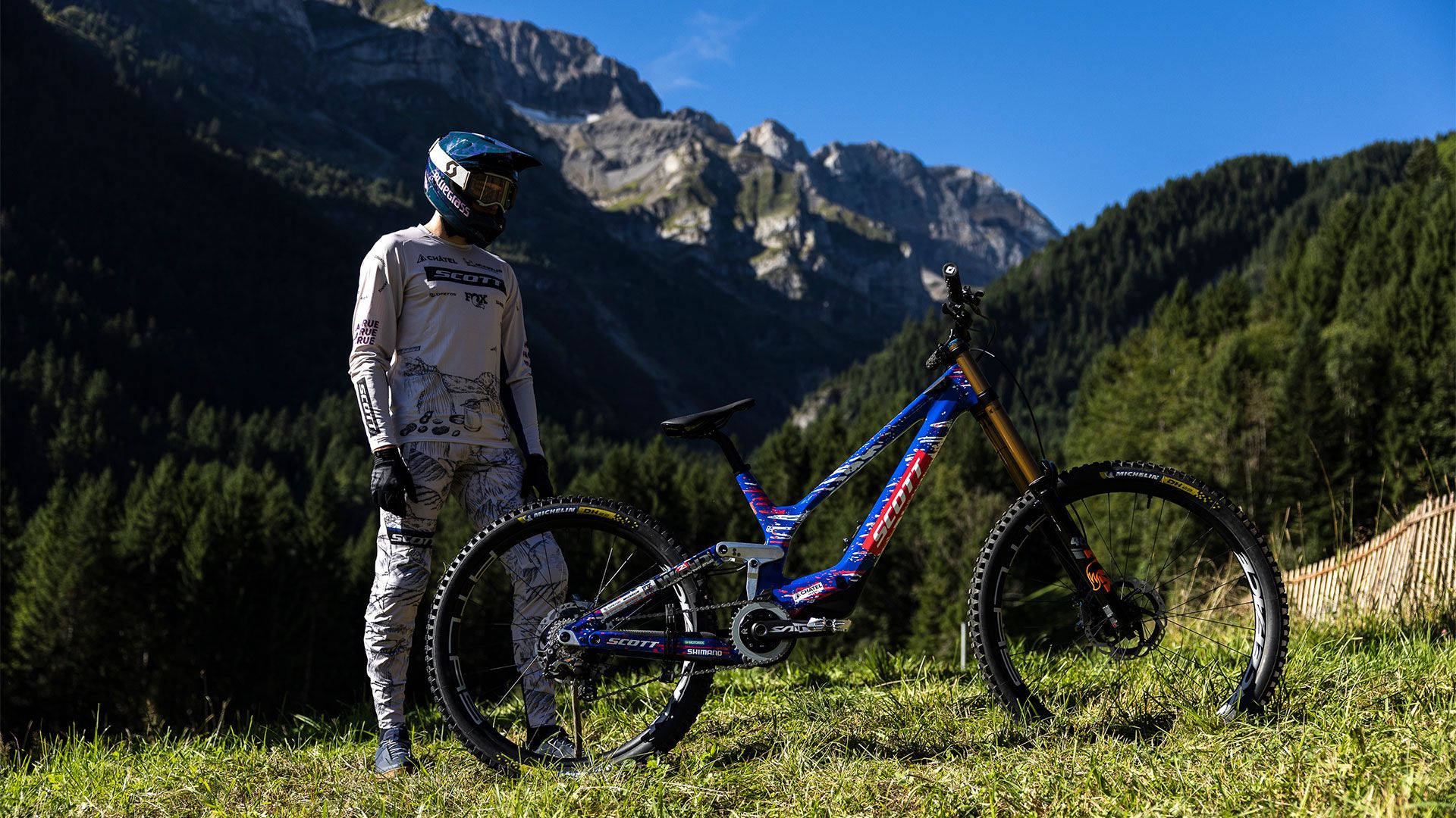Scott DH Factory estrena bicis y equipaciones para el Mundial 2025