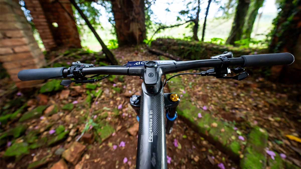ICS Carbon XC. El primer cockpit de BMC pesa solo 267 gramos