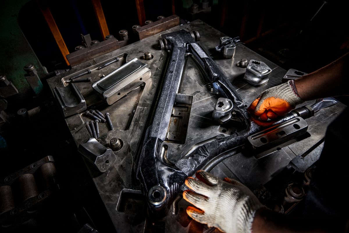 MY26 Anthem Advanced SL GTM Molding WebRes 01