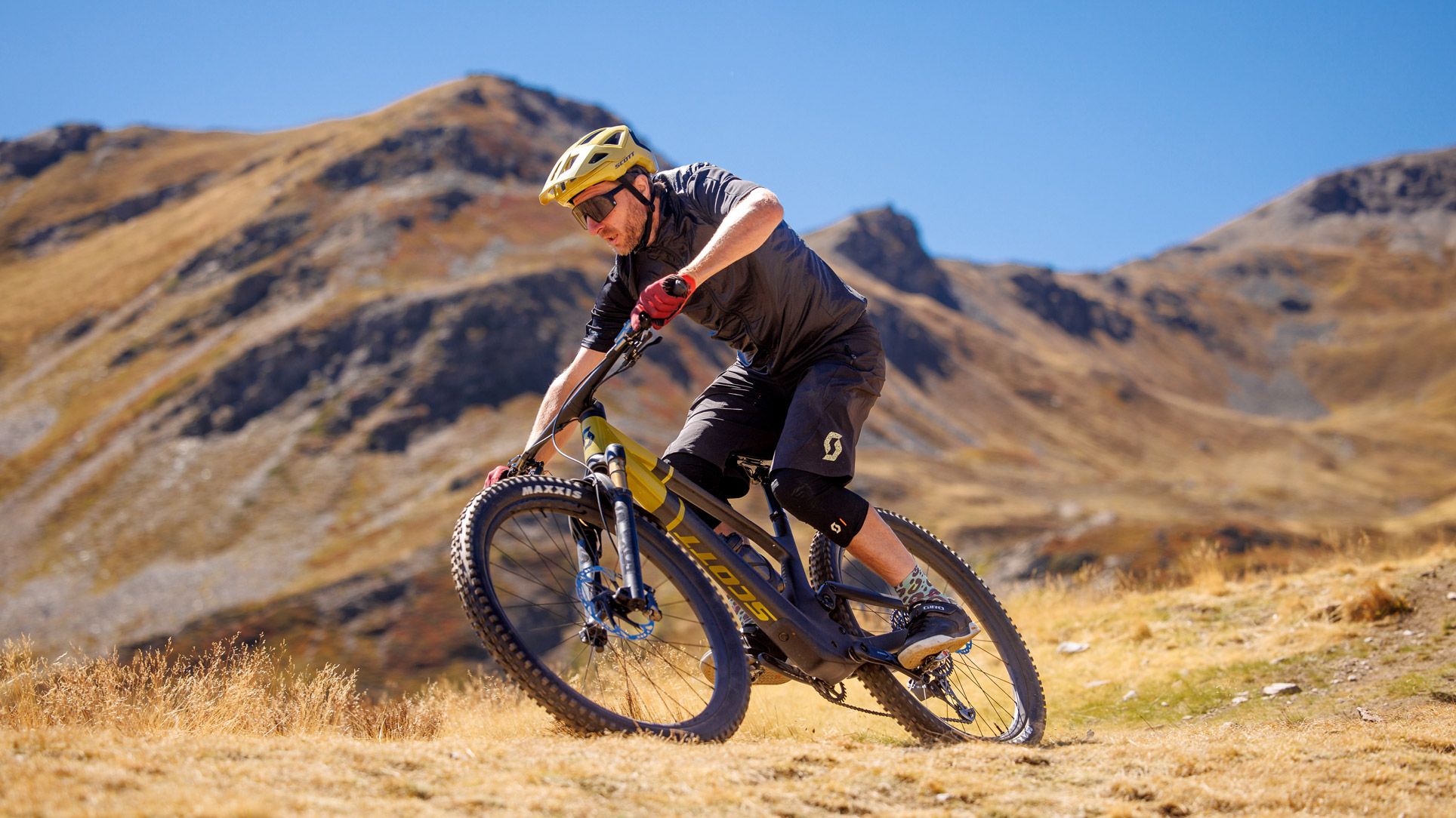 Cómo trazar curvas planas en MTB. Cuatro consejos