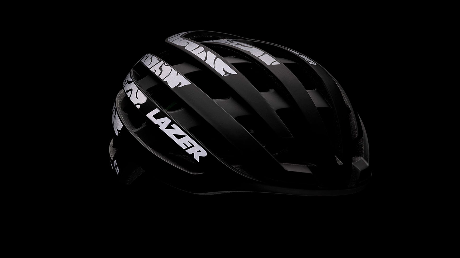 Lazer pone a la venta una edición de su casco Z1 KinetiCore con un propósito solidario