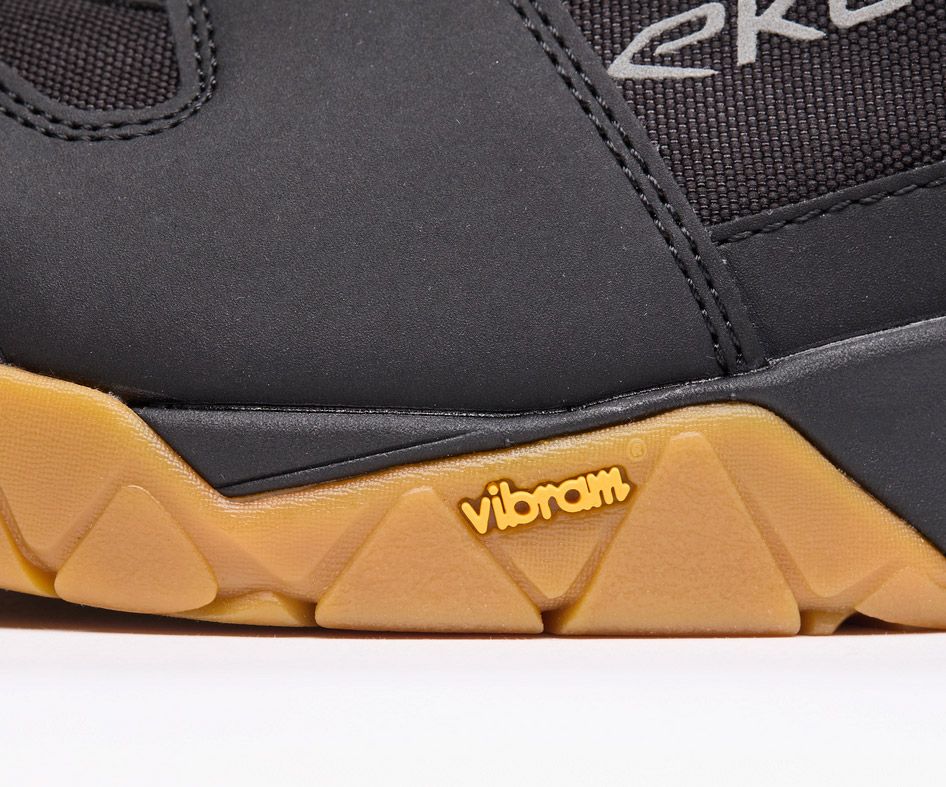 Estas zapatillas Ekoi tienen un descuento del 60 por ciento detalle