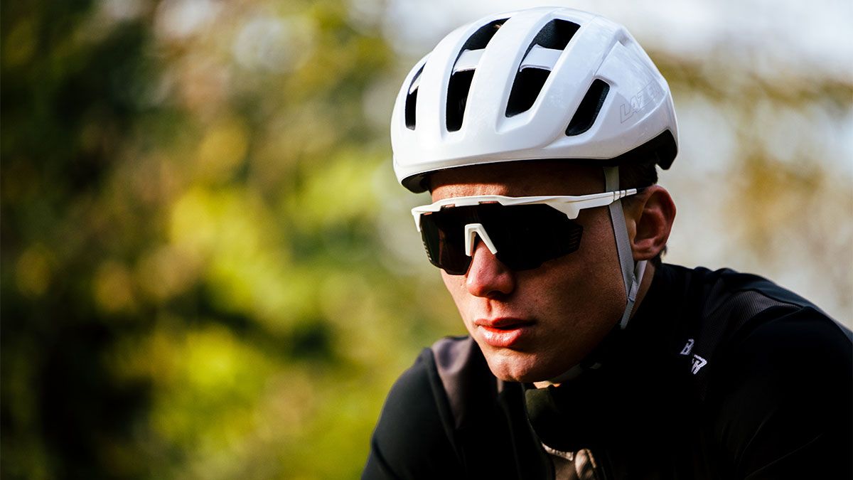 Lazer Sphere KinetiCore. Un casco ligero y ventilado listo para el XC