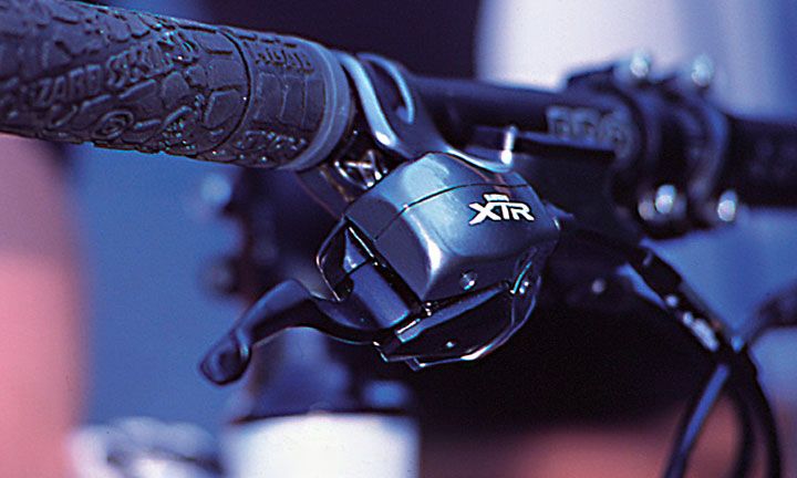 2003 Dual Control 5da72ae40ce694a1498b4655 15 inventos que fracasaron en el MTB