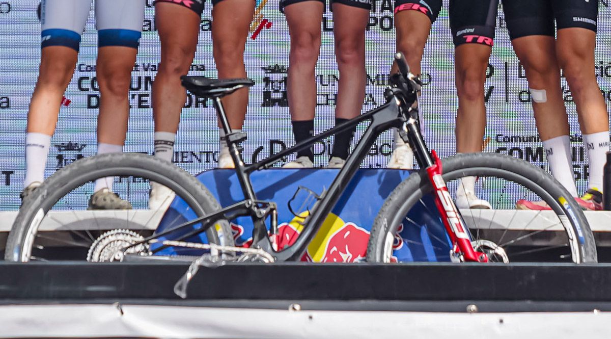 Canyon y Lapierre presentaron en Chelva nuevas bicis, con victoria etalle 3pg