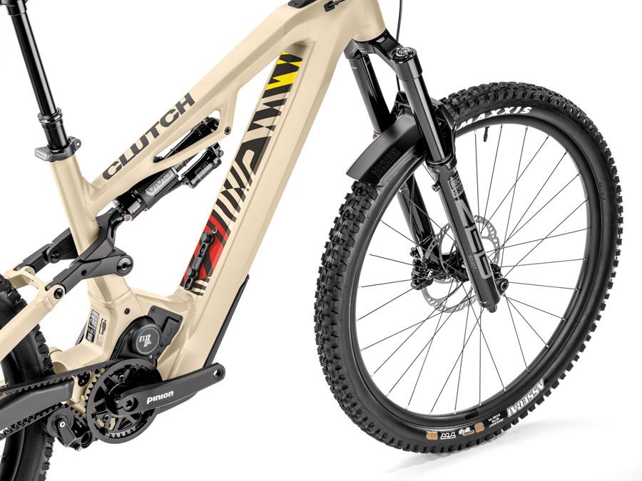 2026 FJL700250 Clutch 160 8 Sticker detail view studio memphis