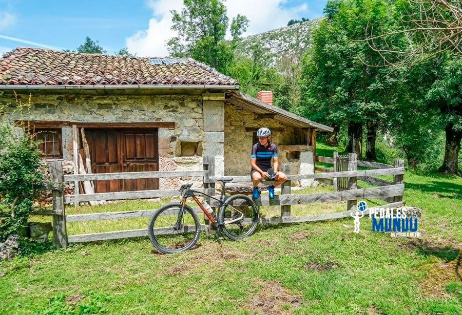 Rutas Bici Asturias y Ruth Moll, ahora con Pedales del Mundo2