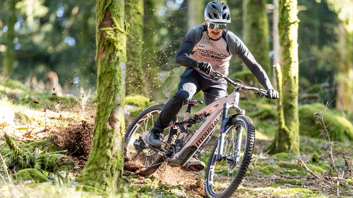 Adrien Dailly ficha por el Moustache SR Suntour Team