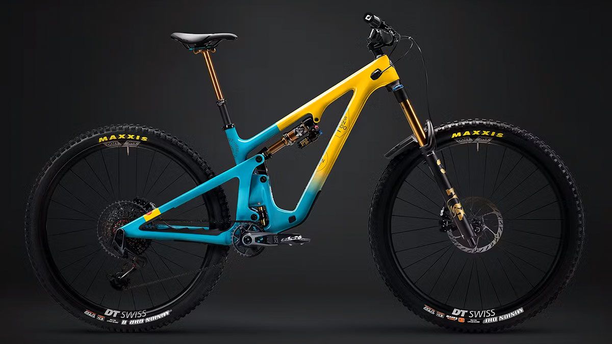 Yeti sortea esta exclusiva bici para apoyar la recuperación del freerider Adolf Silva