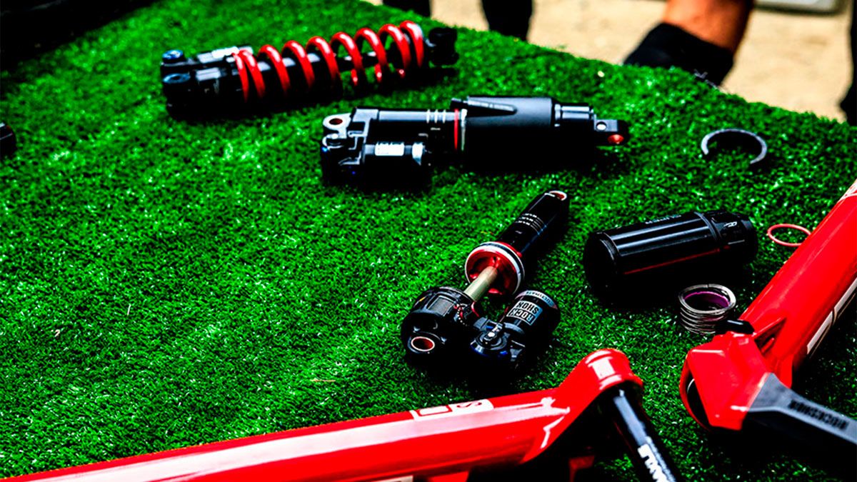 RockShox Vivid y Super DeLuxe 2027