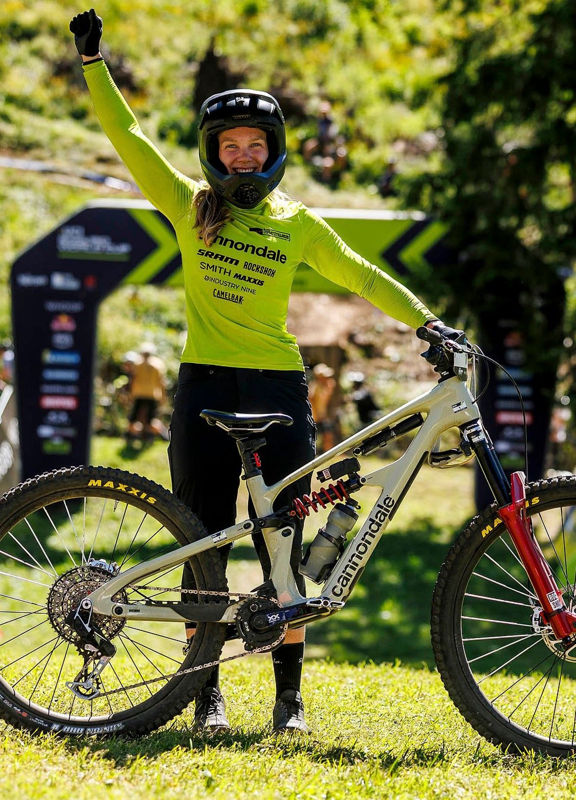 Ella Conolly, Campeona de la Copa del Mundo de Enduro 2025 con la Bad Habit prototipo.