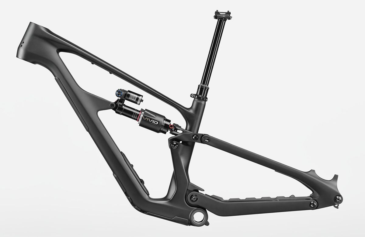 Admite tijas telescópicas de recorridos largos.