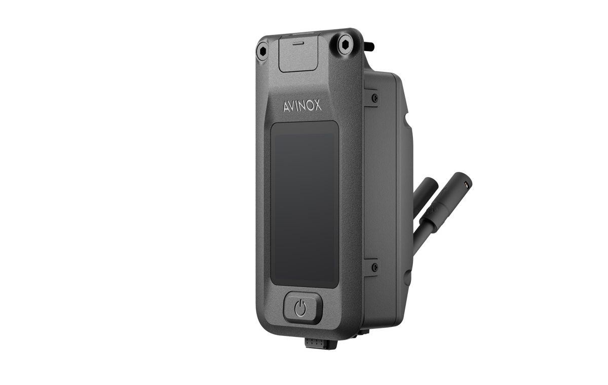 Avinox DP100 F Display Side View 