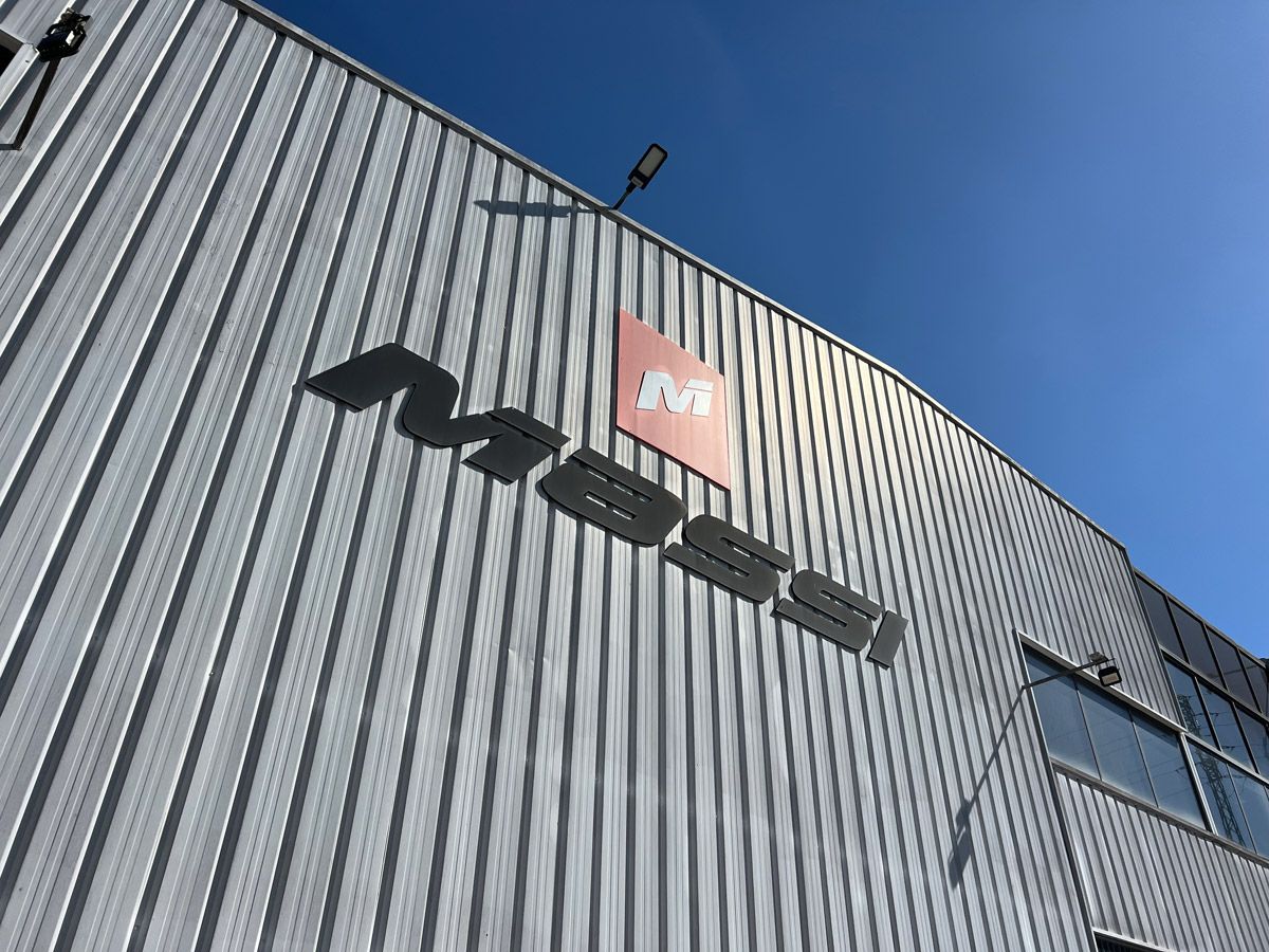 Una de las fachadas de las instalaciones de Casa Masferrer y Massi en Granollers, Barcelona.