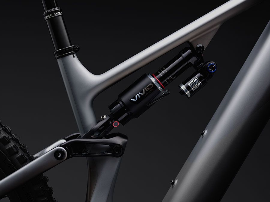 95227 10 LEVO PRO EVO G4 SHDWSIL BLKPRL SILDST REAR SHOCK DETAIL SHOCK FILL ASSET 5213