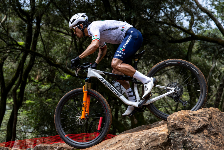 Massi Aire SLR Gerardo Ulloa WC Brazil 20255