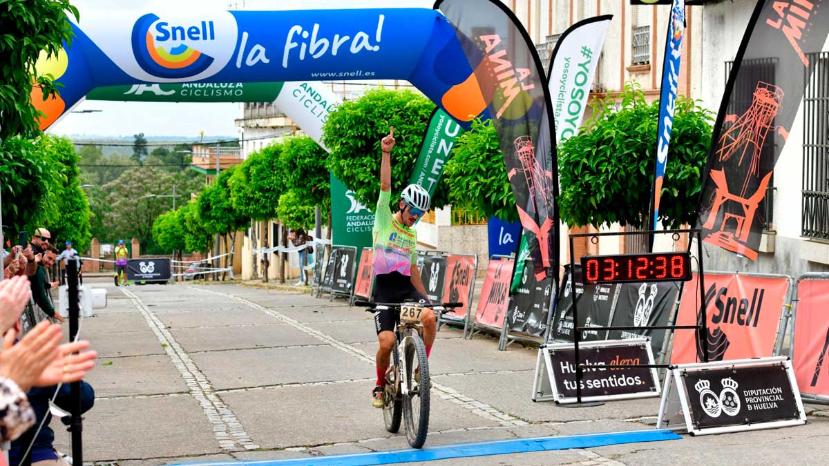 David Rodríguez y María Isabel Felipe ganan la Mina Bike Snell 2026 en Huelva