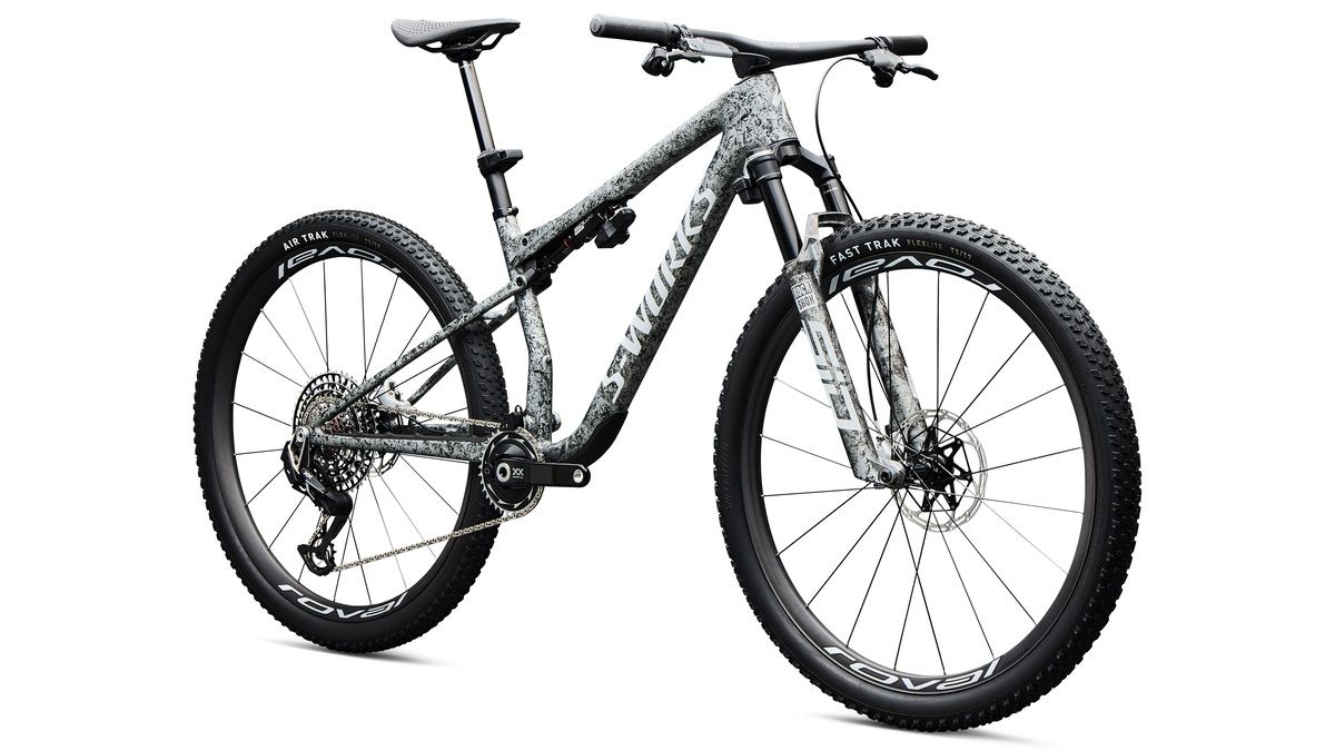 Epic 9 SW gris delantero