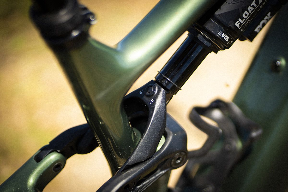 Specialized Turbo Levo 4 vs Levo R (40)