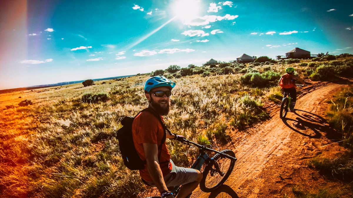 Cómo montar en MTB con calor: errores que debes evitar este verano