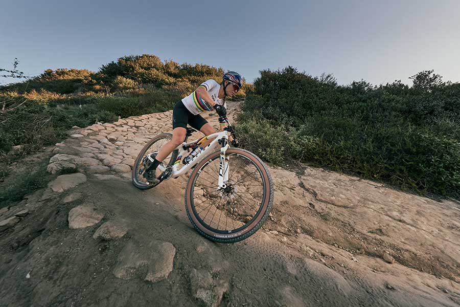 Kate Courtney – Giro   CamelBak 1