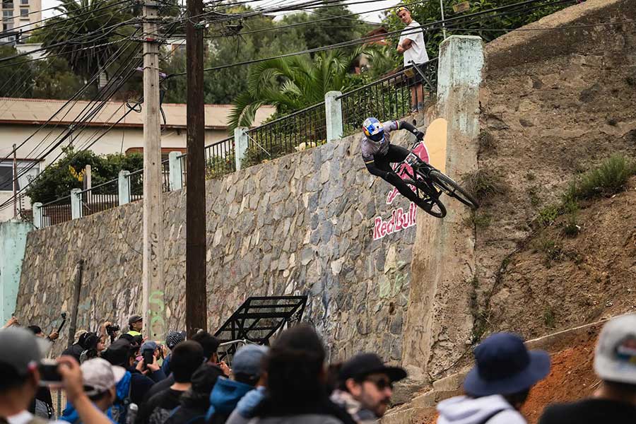 tomas slavik red bull cerro abajo spectators