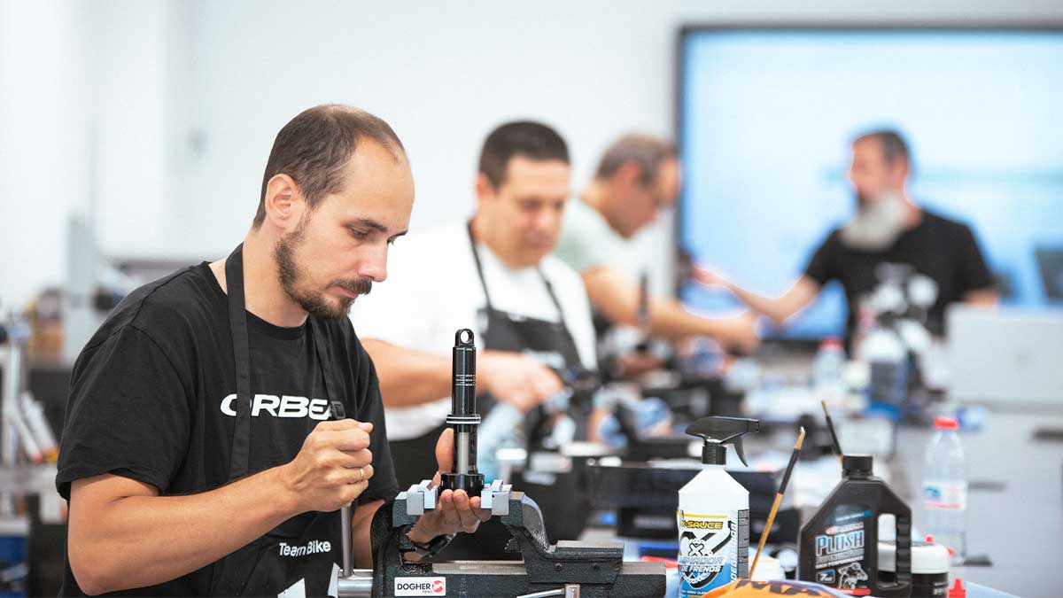 Team Bike amplía su formación técnica para talleres con los cursos STU Tech Training 2026 Team Bike amplía su formación técnica para talleres con los cursos STU Tech Training 2026