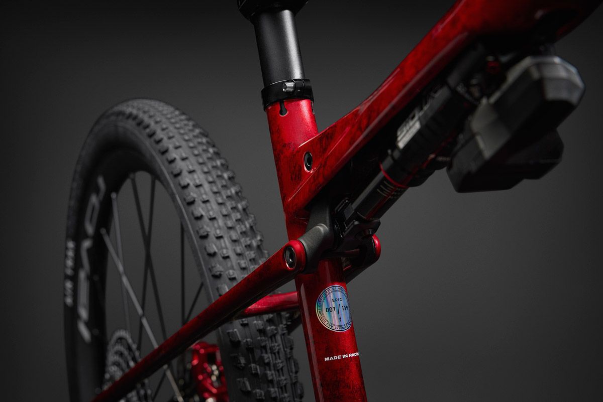 90327 0303 EPIC 9 SW MIR RED DETAIL LTD STICKER b 90327 0303 EPIC 9 SW MIR RED DETAIL LTD STICKER b