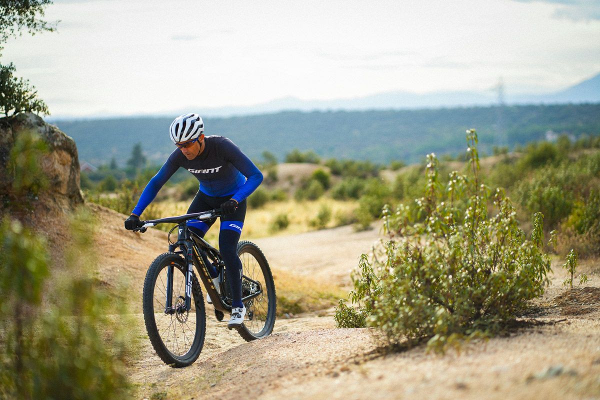 Accion Giant Anthem  (1)