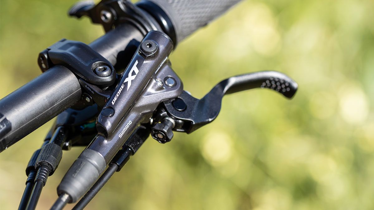 Necesitas un purgado exprés. El truco para salir del paso en unos frenos Shimano