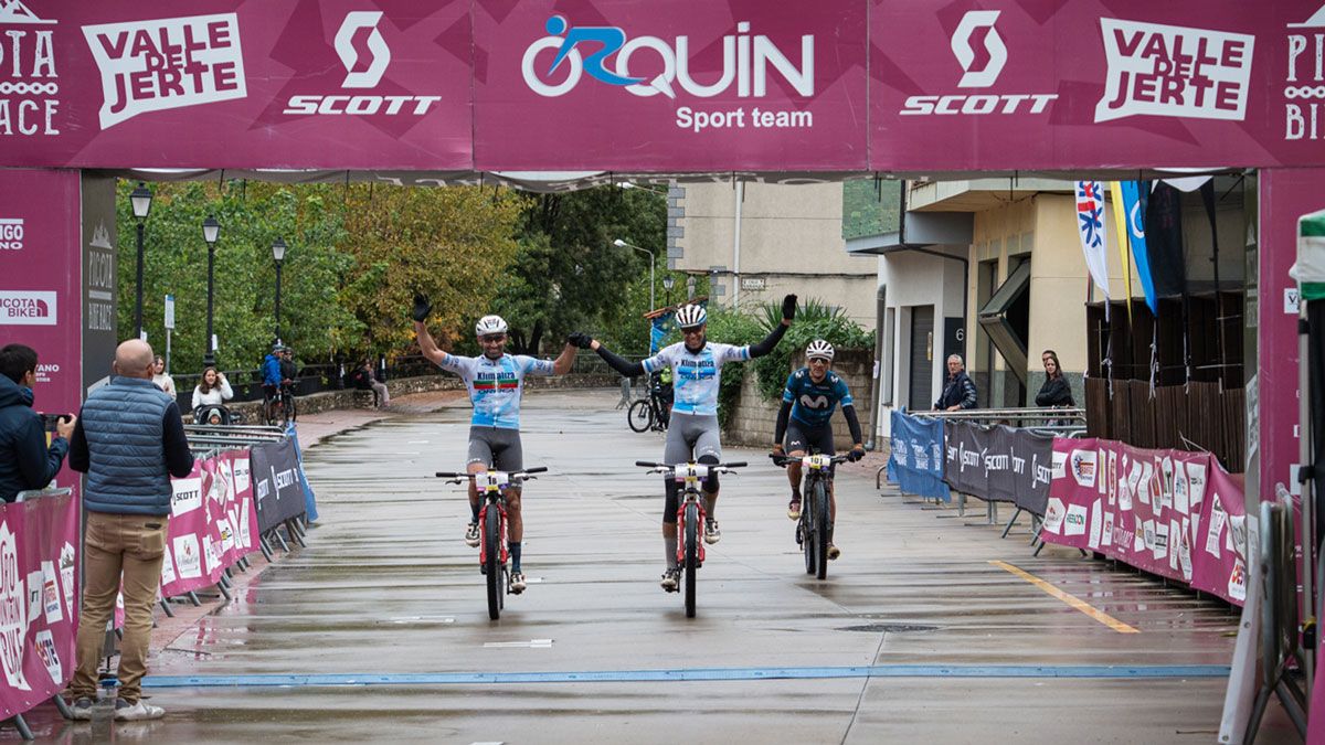 OESTE Picota Bike Race 2026. Valero y Rus ganan bajo la lluvia
