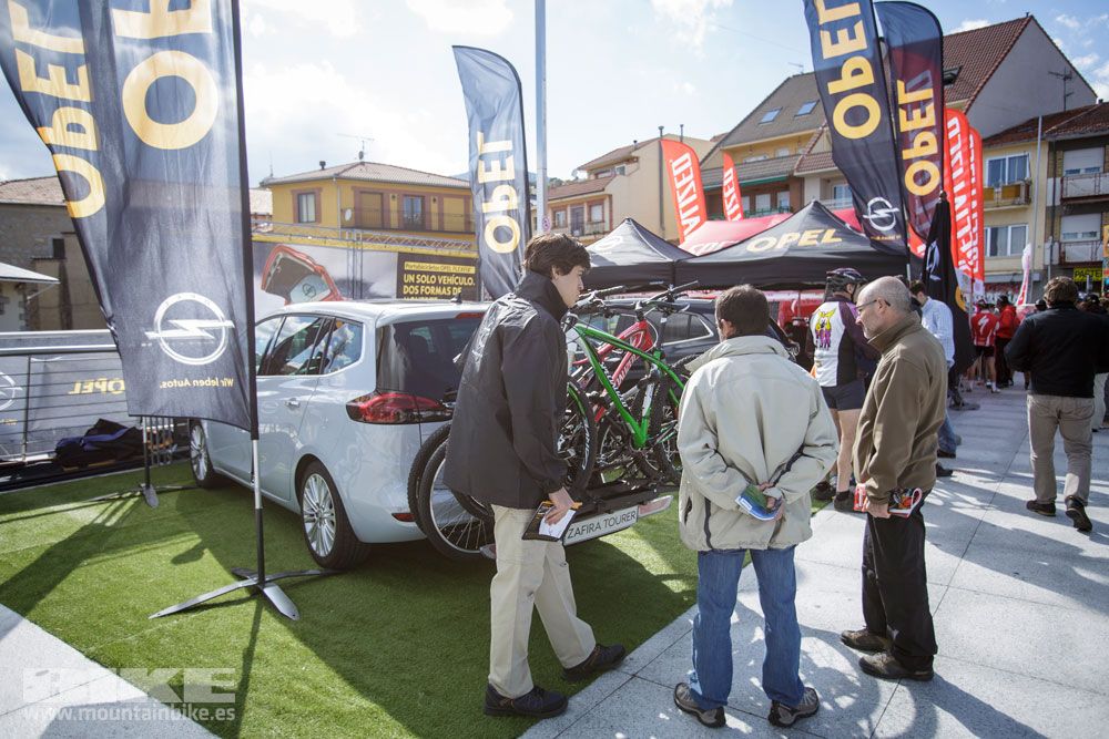 Galería Stands y ambiente Test The Best 2103