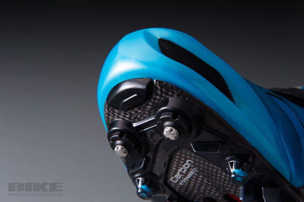Nuevas zapatillas y gafas Shimano 2014