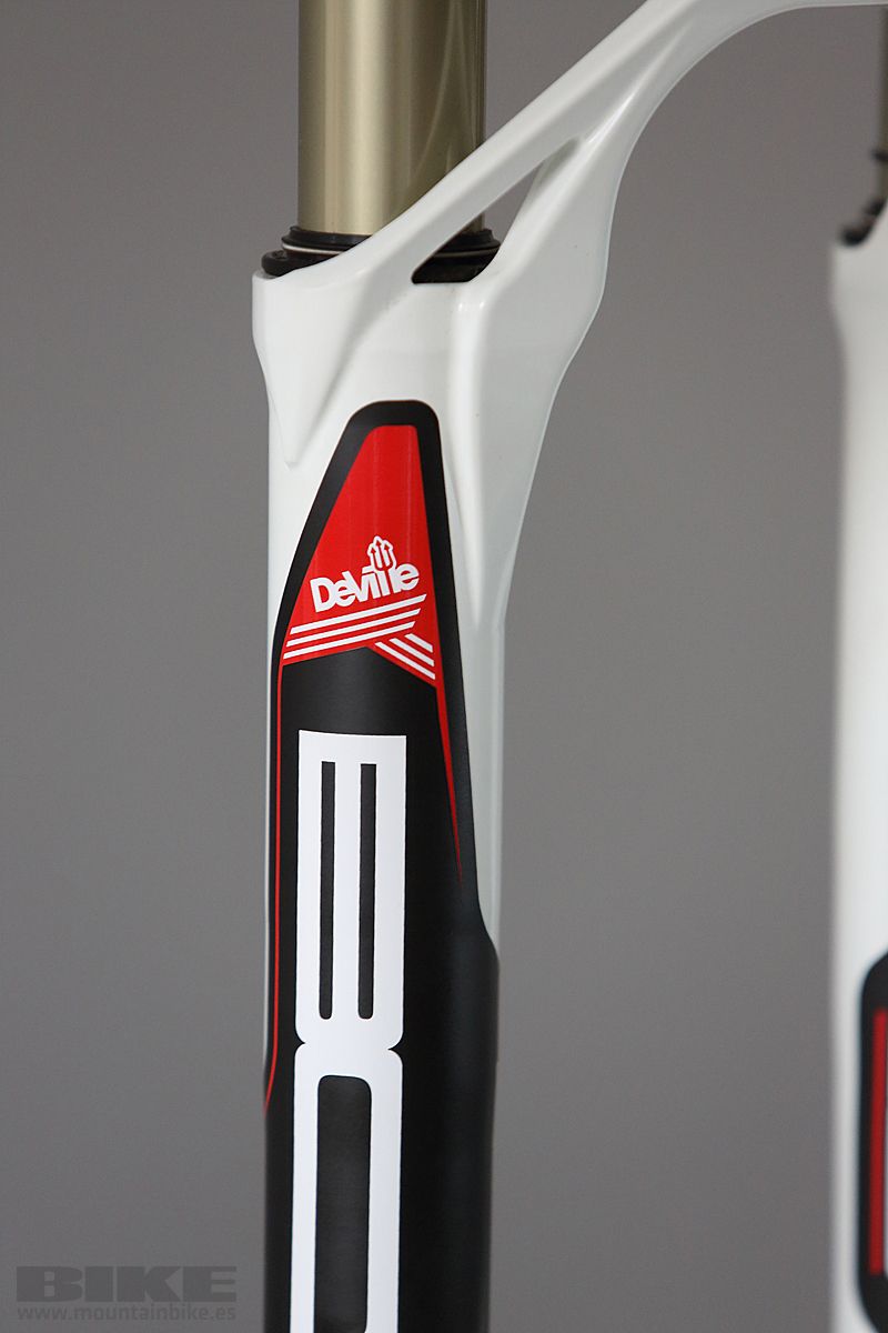 Nueva Horquilla Bos Deville AM 2014