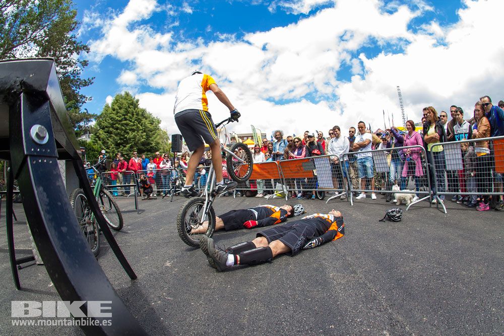 Zona Expo y exhibiciones Test The Best 2014-1