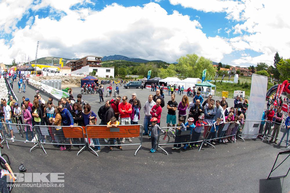 Zona Expo y exhibiciones Test The Best 2014-1