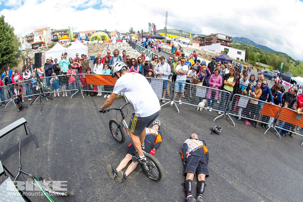 Zona Expo y exhibiciones Test The Best 2014-1