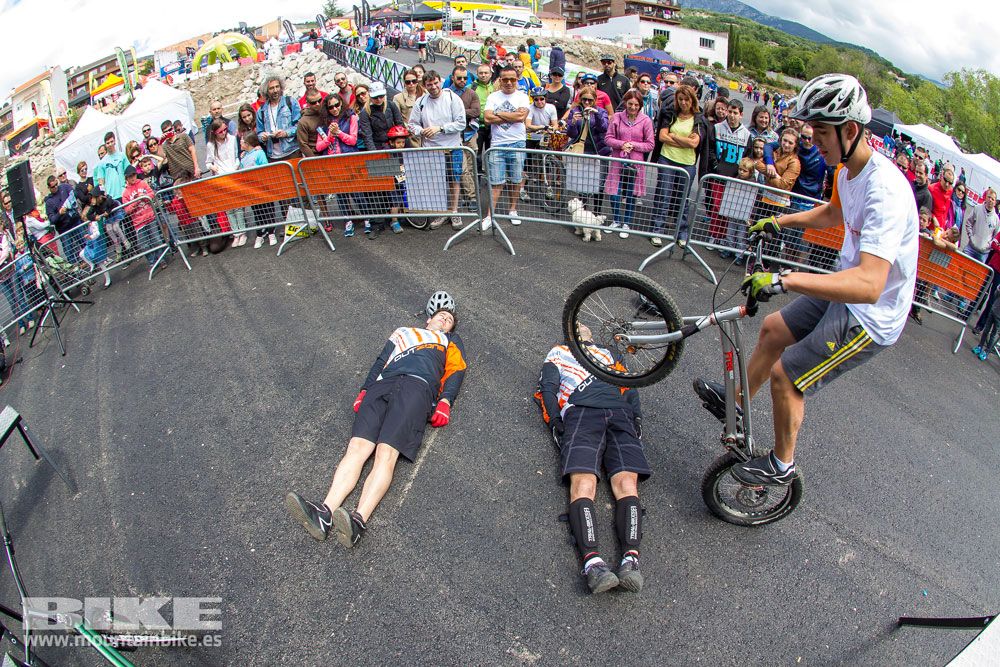 Zona Expo y exhibiciones Test The Best 2014-1