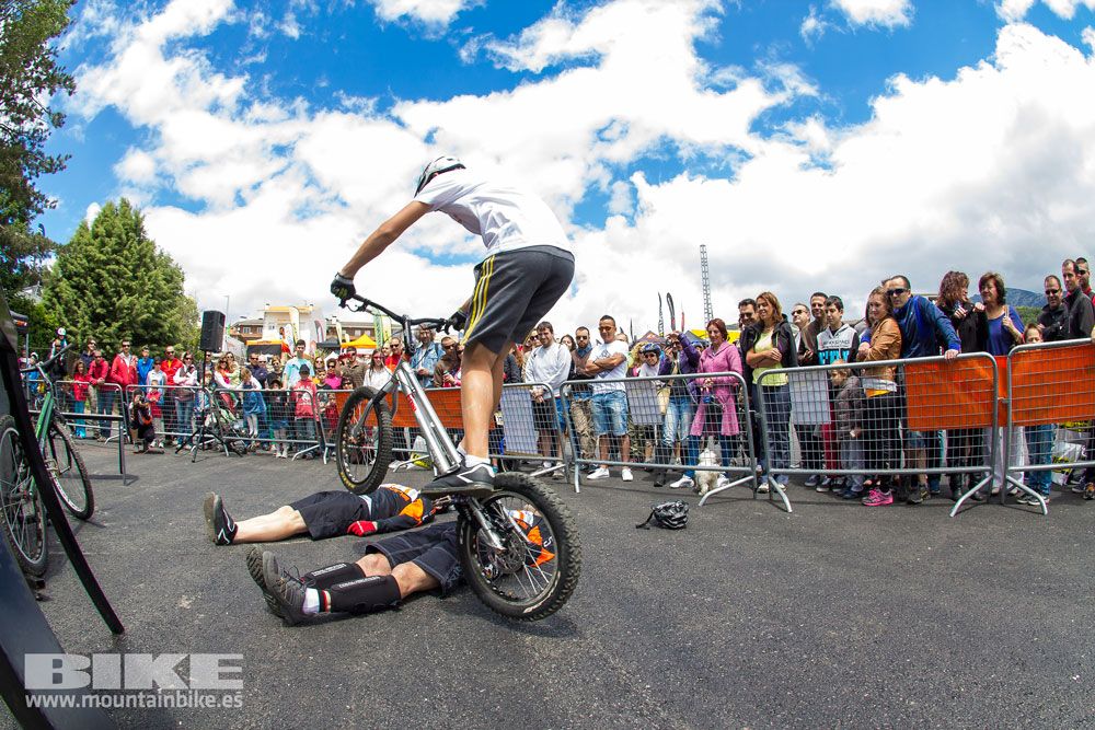 Zona Expo y exhibiciones Test The Best 2014-1