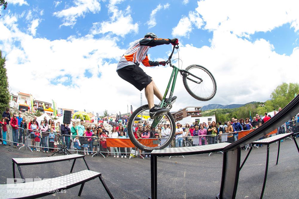 Zona Expo y exhibiciones Test The Best 2014-1