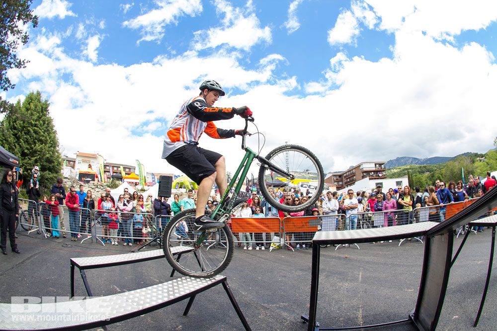 Zona Expo y exhibiciones Test The Best 2014-1
