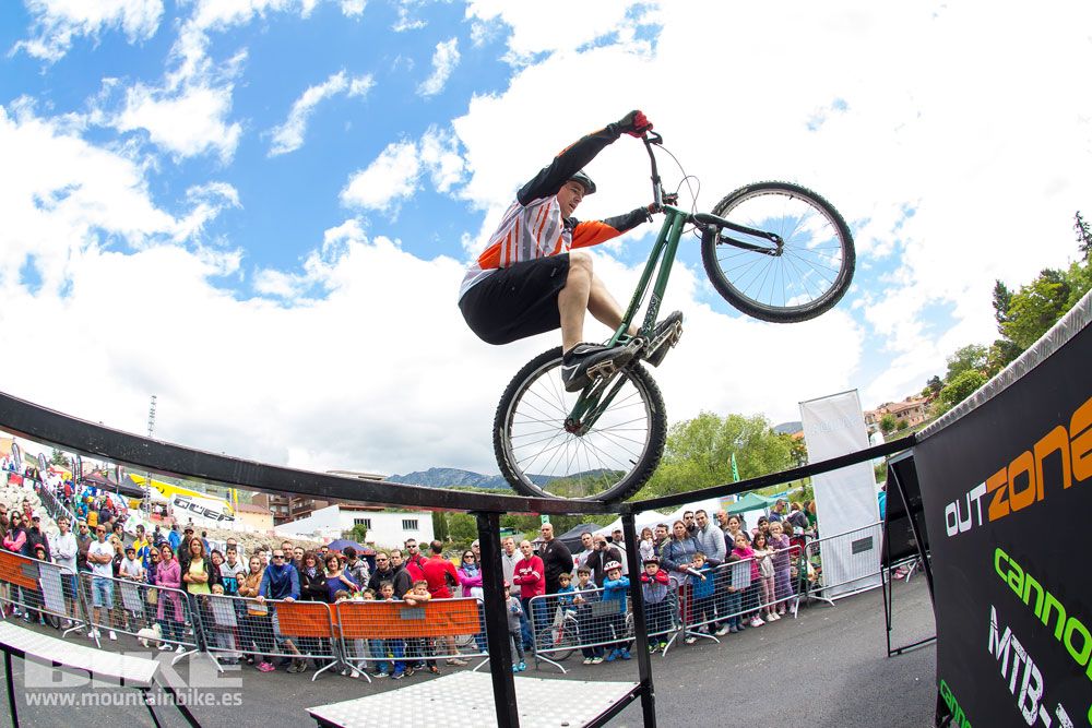 Zona Expo y exhibiciones Test The Best 2014-1