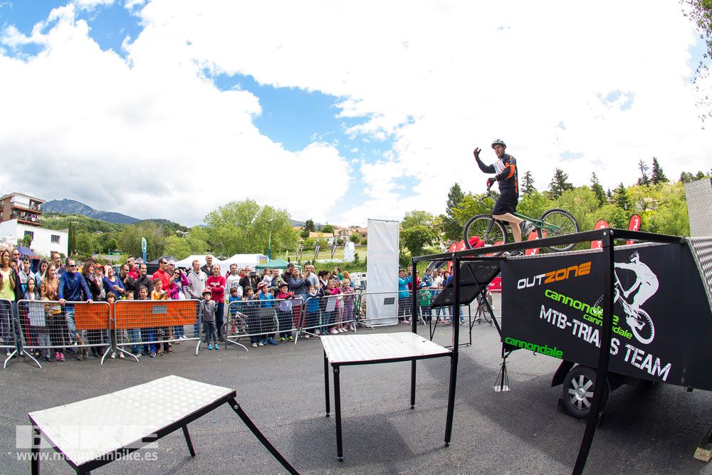 Zona Expo y exhibiciones Test The Best 2014-1
