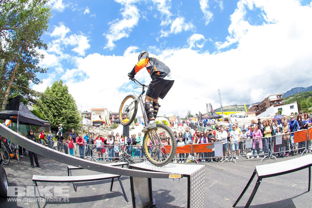 Zona Expo y exhibiciones Test The Best 2014-1