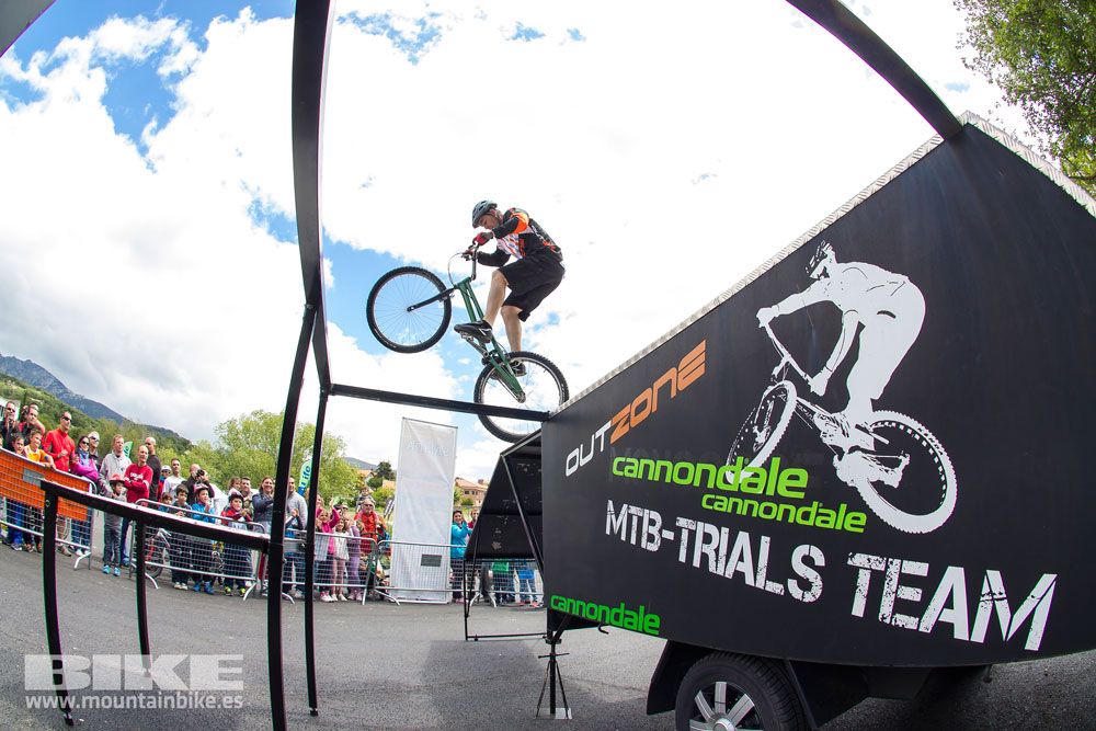 Zona Expo y exhibiciones Test The Best 2014-1